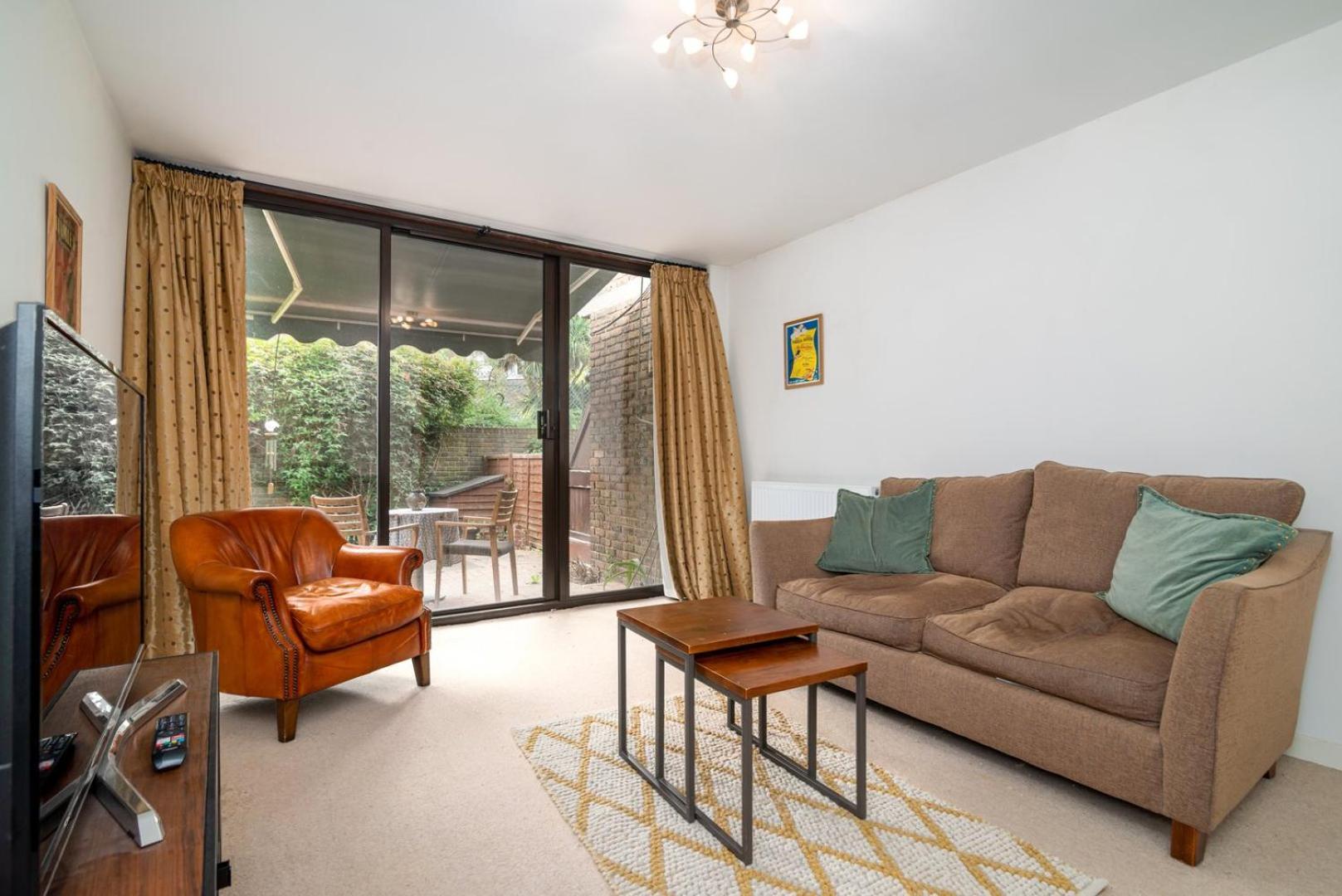 Guestready - Lovely Ground Floor Duplex With Patio In Southbank Apartment London Bagian luar foto