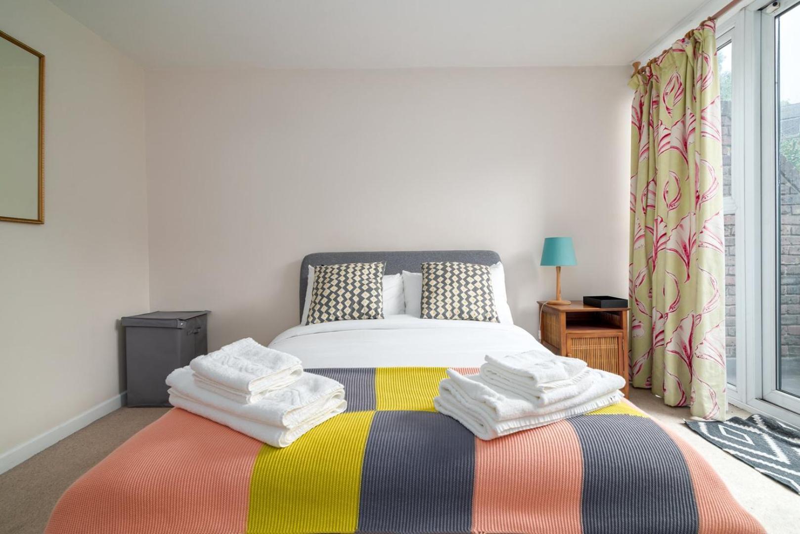 Guestready - Lovely Ground Floor Duplex With Patio In Southbank Apartment London Bagian luar foto