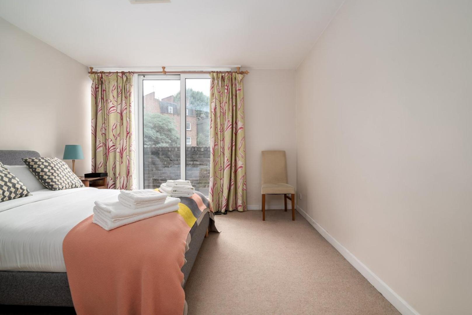 Guestready - Lovely Ground Floor Duplex With Patio In Southbank Apartment London Bagian luar foto